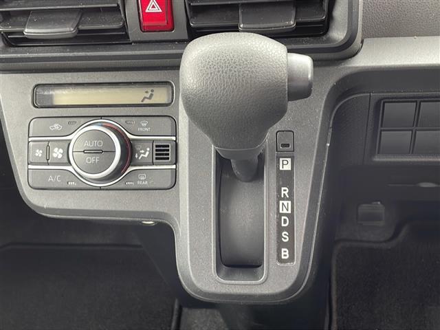 【　シフト　】スムーズなシフトチェンジで快適にお車を操縦していただけます！