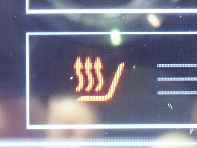 ◆三重県最大級の大型屋内中古車センター♪ヴァーサス鈴鹿店です♪オールジャンルの展示車が盛り沢山です♪在庫の無い車両のオーダーも受け付けます♪電話→059-384-5050までお問合せ下さい◆