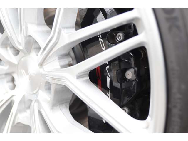 Z51 パフォーマンス Brembo 4 ピストンモノブロックキャリパー