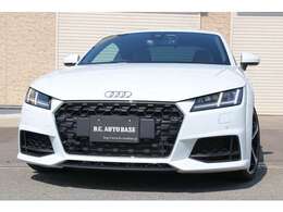 最新モデルならではの高効率2.0TFSIエンジン＆Sトロニックで、軽快な走りと乗り心地をご体感ください。ご満足いただける一台です。