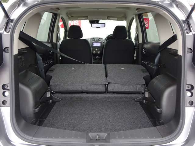 ★2列目シートは折りたたみが可能なのでシチュエーションによって様々な使い方をお楽しみ下さい！