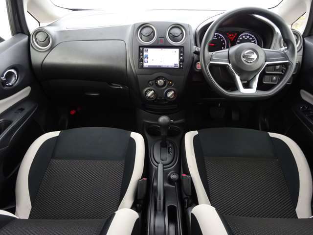 【エクステリア】乗るたびに気分が高揚する操作性の良いインパネデザインと、快適さを求めたインテリア。”走る”が楽しくなります！