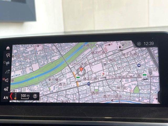 ●純正ナビ:一体感のあるナビは、高級感ある車内を演出してくれます。Bluetooth再生などオーディオ機能も充実しておりますので、運転もより楽しめます♪