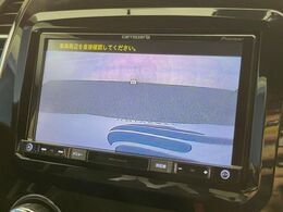 ●バックカメラ：便利な【バックカメラ】で安全確認もできます。駐車が苦手な方にもオススメな便利機能です。