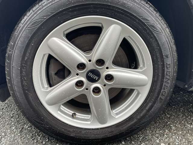 お客様の希望に合わせたお車をお探しする事も可能です。