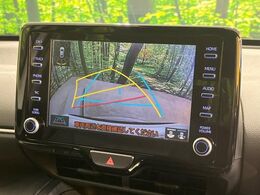 【バックカメラ】駐車時に後方がリアルタイム映像で確認できます。大型商業施設や立体駐車場での駐車時や、夜間のバック時に大活躍！運転スキルに関わらず、今や必須となった装備のひとつです！