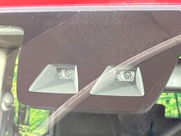 【スマートアシスト】走行中に前方の車両等を認識し、衝突しそうな時は警報とブレーキで衝突回避と被害軽減をアシスト。より安全にドライブをお楽しみいただけます。