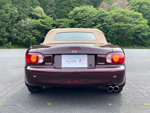 グレードの「NR」とは、「NOIR RED（ノワール レッド）」つまり、濃い（深い）赤という意味だそうです！