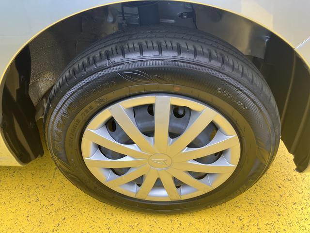 広々とした駐車場をご用意しておりますので、運転が苦手な方でもご安心ください。また、大型の屋根がございますので、雨に濡れることなくご移動できます。
