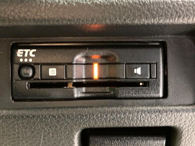 【ETC】高速道路の料金所をストレスなく通過！話題のスポットやサービスエリアに多い「スマートIC」利用時は必須のアイテムです。当店でセットアップを実施、ご納車当日からすぐにご利用いただけます！