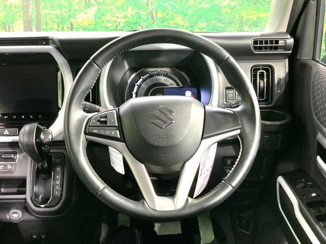【純正革巻きステアリング】上質な革を使用することで、手にしっかり馴染みとても運転しやすいハンドルです♪