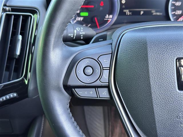 【ステアリングスイッチ】手元のボタンから、オーディオやナビなどの操作ができるので、よそ見をせずに安全に運転に集中できます！