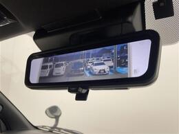 【デジタルインナーミラー】車両後方カメラの映像をルームミラーに映すことが出来ます。 そのため、後席に人や荷物があって後方が見えづらい場合でもしっかり視界を確保することが出来ます。