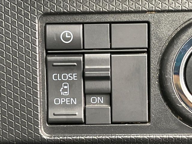 【パワースライドドア】スマートキーや運転席のスイッチでスライドドアの開閉が可能♪電動だから力を入れてドアを開ける必要が無く、小さいお子様でも、重い荷物を持っている時もラクに開け閉めできます♪
