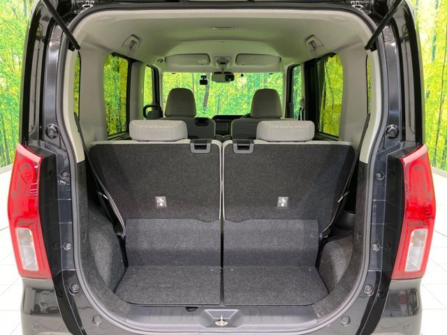 普段のお買い物や通勤、送迎等に十分な荷室スペースを確保しております。セカンドシートを倒すと、大きな荷物の積載も可能です♪