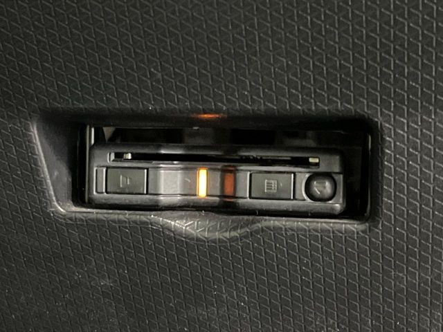 【ETC】高速道路の料金所をストレスなく通過！話題のスポットやサービスエリアに多い「スマートIC」利用時は必須のアイテムです。当店でセットアップを実施、ご納車当日からすぐにご利用いただけます！