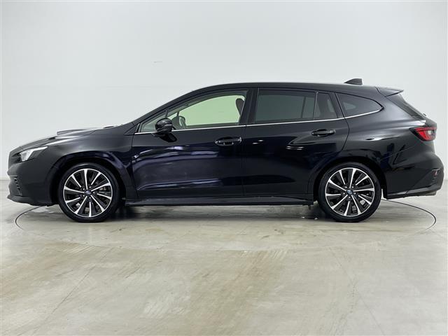 【左】当社基準による調査の結果、修復歴車と判断された車両は一部店舗を除き、販売を行なっておりません。万一、納車時に修復歴があった場合にはご契約の解除等に応じます。