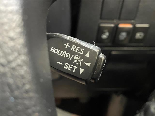 【レーダークルーズコントロール】　高速道路で広い車速域で先行車に追従走行。アクセルやブレーキ操作のわずらわしさを軽減し、快適で安全なロングドライブを提供します！