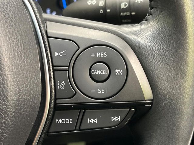 【レーダークルーズコントロール】高速道路での長距離走行が楽に！！自動で速度を保つクルーズコントロールが、衝突軽減システムと連携し、前方の車両を感知して車間を保つように速度調節してくれます！！