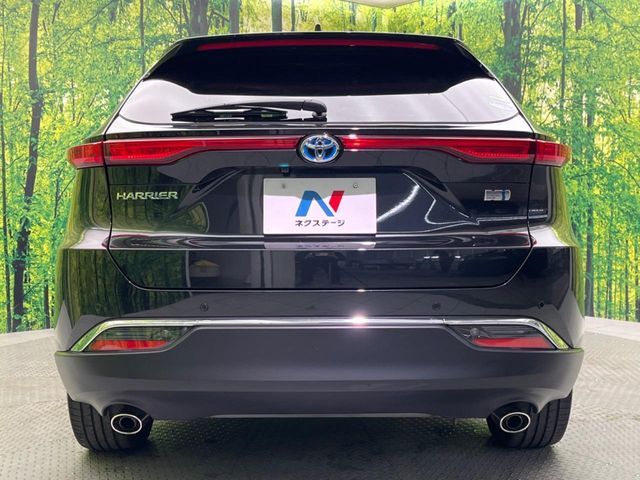 安心の最長10年・走行無制限保証（有償）をご用意。保証内容も充実はもちろん、無料点検＆オイル交換や、年中無休の全国・24時間ロードサービスも付帯されておりますのでご安心下さい。