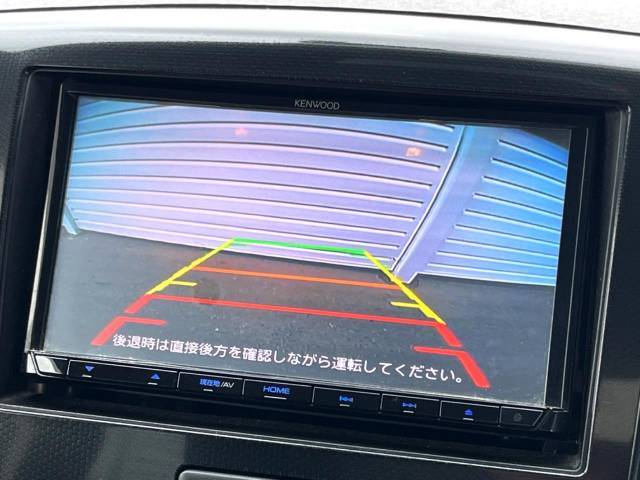 【バックカメラ】駐車時に後方がリアルタイム映像で確認できます。大型商業施設や立体駐車場での駐車時や、夜間のバック時に大活躍！運転スキルに関わらず、今や必須となった装備のひとつです！