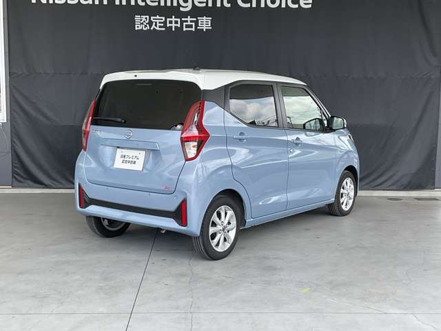 納車前に点検整備をさせていただきます。全車走行距離無制限のワイド保証付きですので安心してお乗りいただけます。