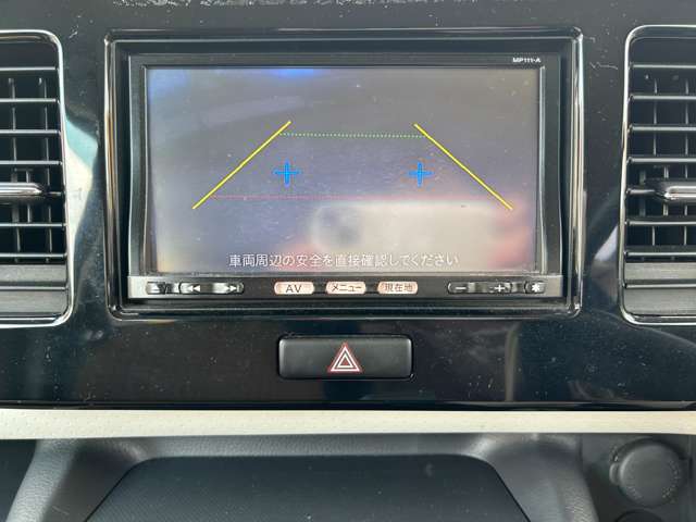 バックカメラ装着で車庫入れも安心です