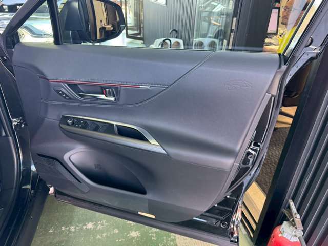 当店は指定工場と板金工場を完備した整備にも強いお店です。購入後のアフターもご安心くださいませ。