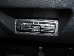ETC装備車です、これさえあれば高速道路も楽々通行できます。お出掛けするのが好きな方には欠かせない装備です！