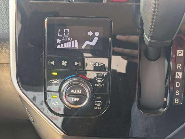 気になる点がございましたら、お気軽にお電話下さい。内外装の状態など、実物を見ながらの詳細確認説明を正確に申し上げます。また希望のお写真をメールやFAXでお送りさせていただきます。
