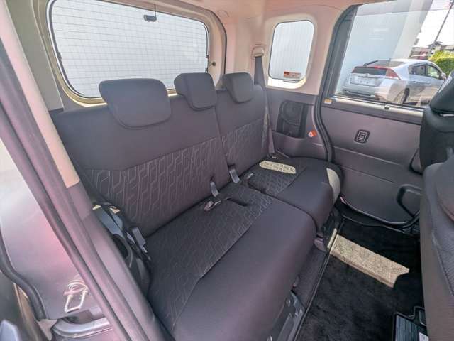 お客様に隅々まで見ていただけるよう展示車両は常に綺麗に仕上げております！お客様のご来店、スタッフ一同心よりお待ち申し上げます。