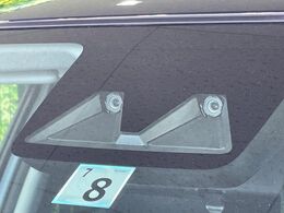 【スマートアシスト】走行中に前方の車両等を認識し、衝突しそうな時は警報とブレーキで衝突回避と被害軽減をアシスト。より安全にドライブをお楽しみいただけます。