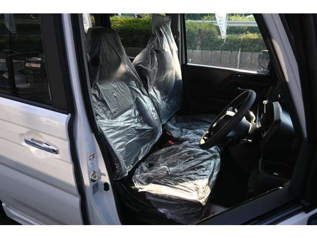 ■内装状態も◎■中古車では、外装状態が良好でも喫煙車であったり、芳香剤の匂いに使用上出来る汚れやキズがありますが、当社は「全車新車ベース」なのでキズもなければ新車の香りしかしません！