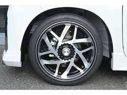 ■オリジナルの16インチアルミホイールが装着されております！