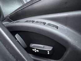 メモリー付きパワーシートが装着されておりボタン一つで設定したシートポジションに戻すことが出来ます！