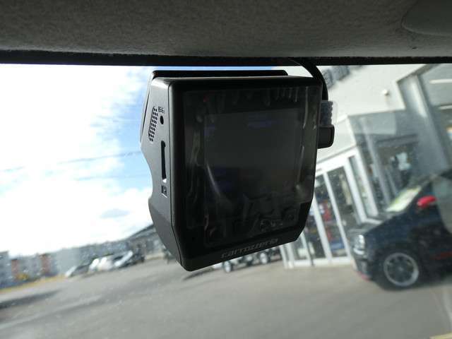 ドライブレコーダー付きです♪いざという時に役に立ちます！
