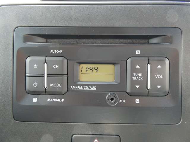 純正CD/ラジオオーディオです♪お気に入りの音楽と一緒にお出かけしませんか？