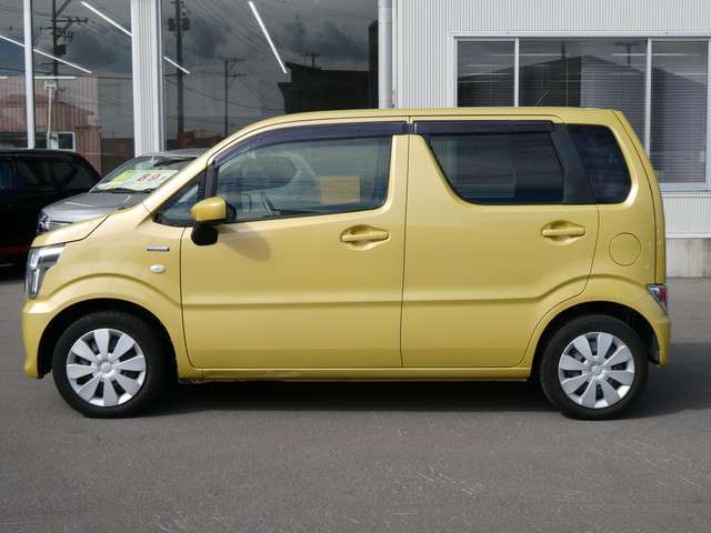 すべての車に外装のコーティングと各種ルームクリーニングを施工いたします！外装も内装も愛車はいつもピカピカキレイが気持ちいいですね♪