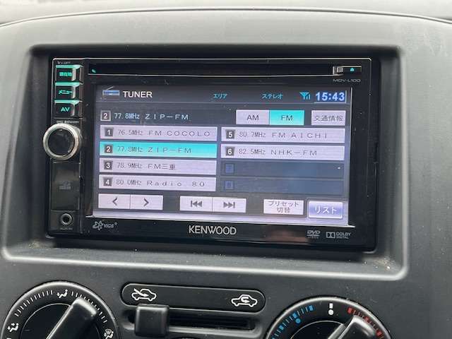 自社認証整備工場にて納車前に徹底的にお車を点検致します。車検整備付車両は「車検整備一式」、車検ありの車両は「法定12カ月点検整備一式」を実施いたしますのでご安心ください。全車点検整備記録簿が付きます。