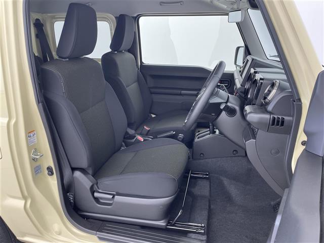 【4人乗り】ゆったりとした座り心地と、車内を広々と使える快適性に長けているので、快適な時間をお過ごしいただけます！