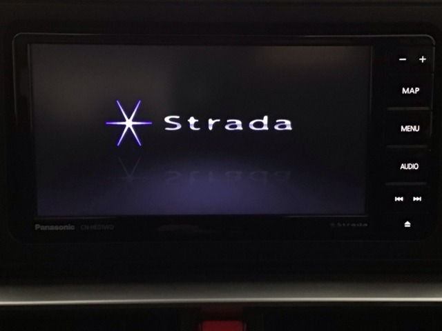 【オーディオ機能】ナビに一体のオーディオは、フルセグTVの他にDVD/CDプレーヤーを装備♪もちろんFM/AMラジオもお聞きいただけますよ♪