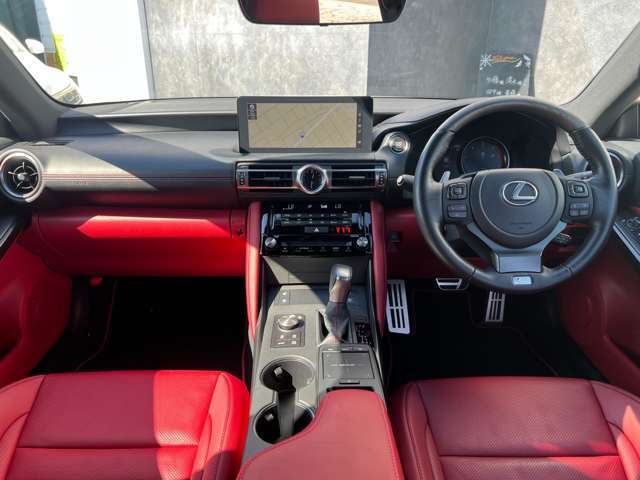 ご来店頂く全てのお客様をスタッフ一同笑顔で、お出迎えさせて頂きます。　些細なことでも構いませんので、ご連絡をお待ちしております。　　お問い合わせ電話番号は、0567-33-2088までお願い致します。