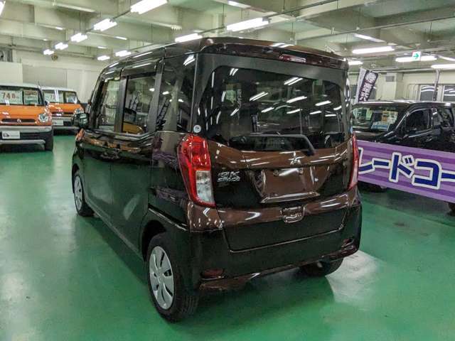 当社のアフターサービスですが、鈑金・塗装の自社工場をはじめ、自社の車検整備工場がございます。