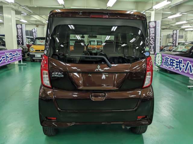 自社鈑金工場・自社整備工場完備！　納車後のアフターフォローもご安心ください！