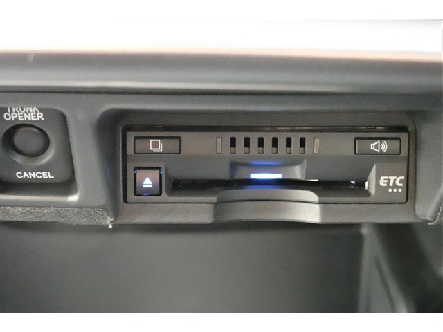 ETC車載器付きです。高速道路の料金所もスムーズに通過できます。