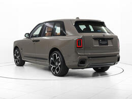 シューティングスター・ヘッドライナー、リヤおよびフロントのベンチレーションシート、イマ―シブ・シーティング・センターコンソール付、ピクニックテーブルによる、上質で快適なドライブ