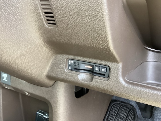 ETC付いてます。ETCが使用可能な道路通行料はキャッシュレスでスマートに走行できます。再セットアップして納車致します。