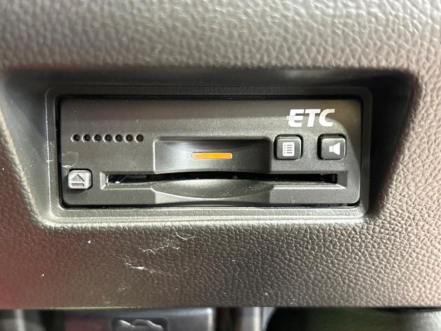 【ETC】高速道路の料金所をストレスなく通過！話題のスポットやサービスエリアに多い「スマートIC」利用時は必須のアイテムです。当店でセットアップを実施、ご納車当日からすぐにご利用いただけます！