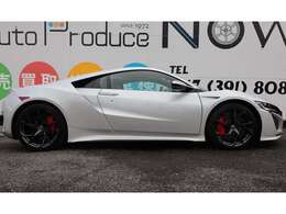 2オーナー/当社管理車両/カーボンセラミックローターレッドキャリパー/カーボンファイバーインテリアスポーツパッケージ/レッドセミアニリンレザー×アルカンターラコンビシート/全車検時ディーラー記録簿/禁煙車/