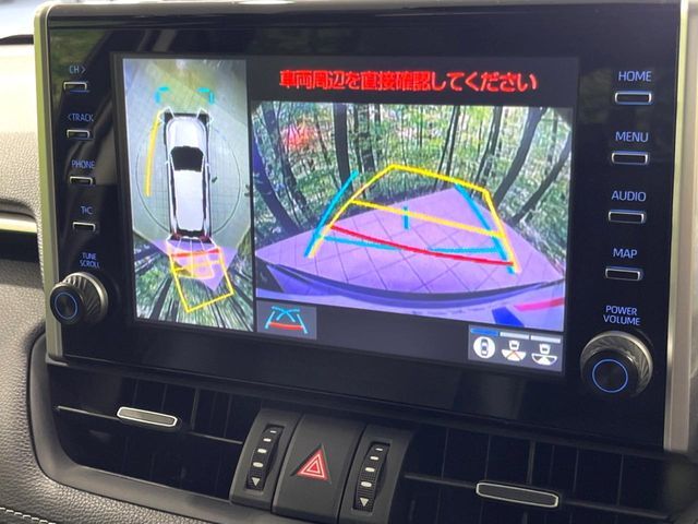 【パノラミックビューモニター】専用のカメラにより、上から見下ろしたような視点で360度クルマの周囲を確認することができます☆死角部分も確認しやすく、狭い場所での切り返しや駐車もスムーズに行えます。